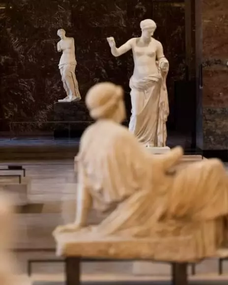 Louvre greek statues